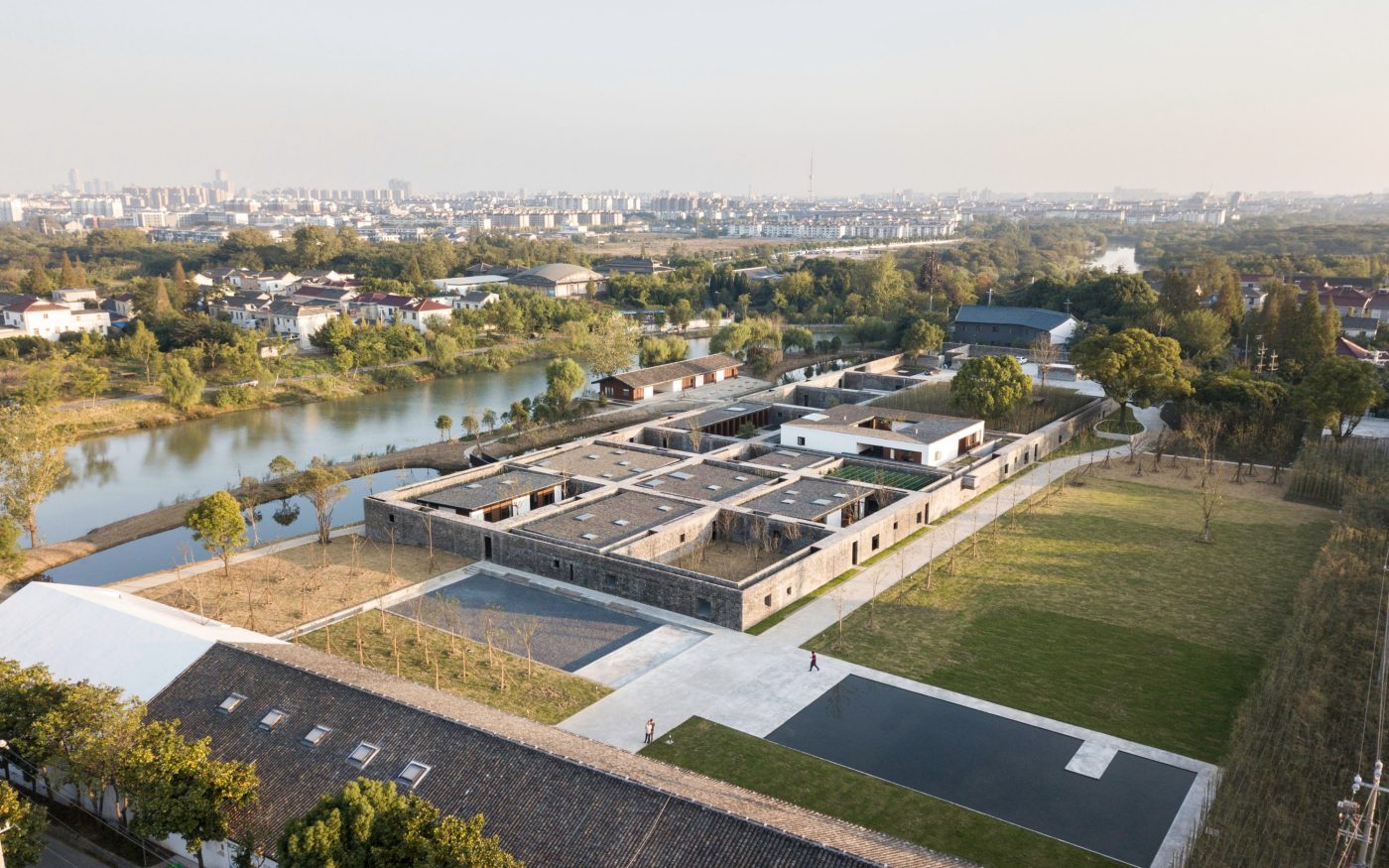 Tsingpu Yangzhou Retreat. Brick Award 22 Category "Building outside the box". neri & hu design and research office. View from afar