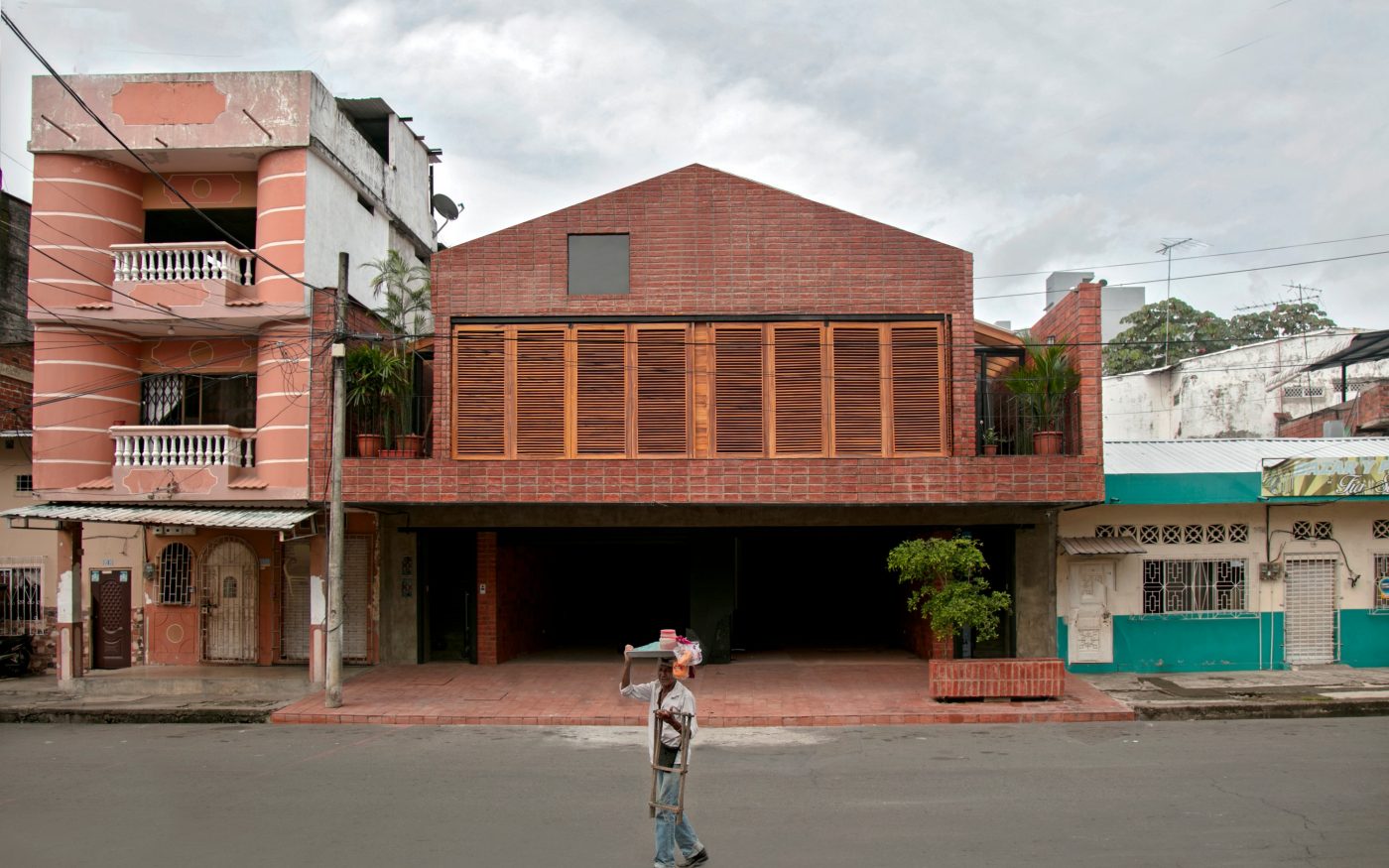 The House that Habitates. Brick Award 22 Category "Feeling at home". Natura Futura. Outside view