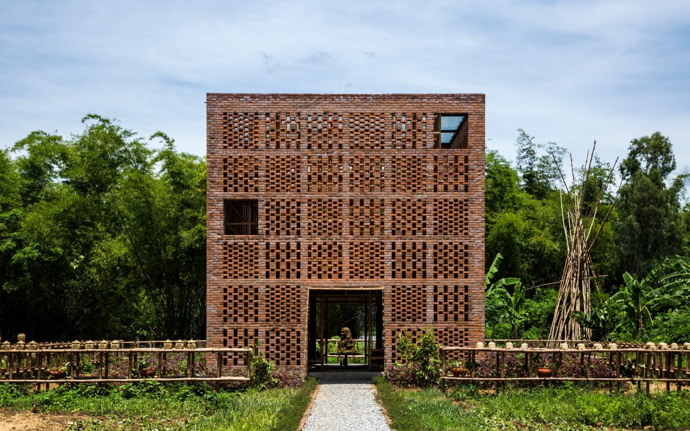 Terra Cotta Studio; Brick Award 2018 Category Winner Category "Working Together"; Tropical Space, Photo:  Oki Hiroyuki