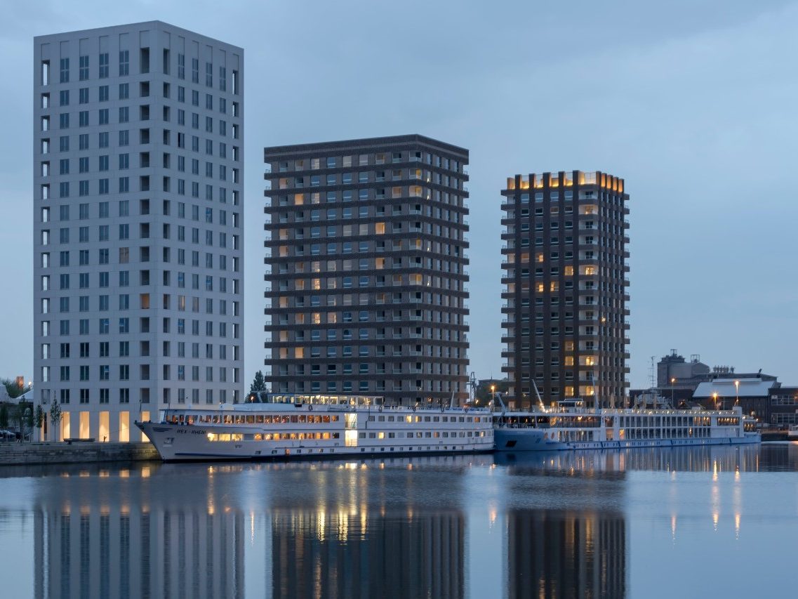 Apartment building "Westkaai Towers 5 & 6" in Antwerp/Belgium