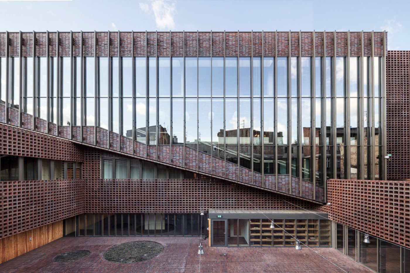 University of Silesia Faculty of Radio and Television; Brick Award 2020 Category "Sharing Public Spaces"; Architects: BAAS Arquitectura, Grupa 5 artchitekci, Maleccy biuro, Photo:  Adrià Goula
