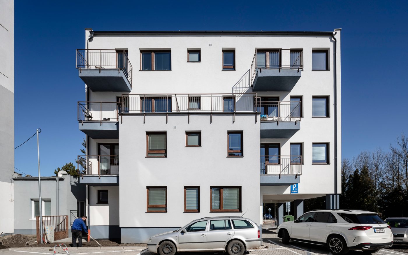 Apartment Building Malačan 