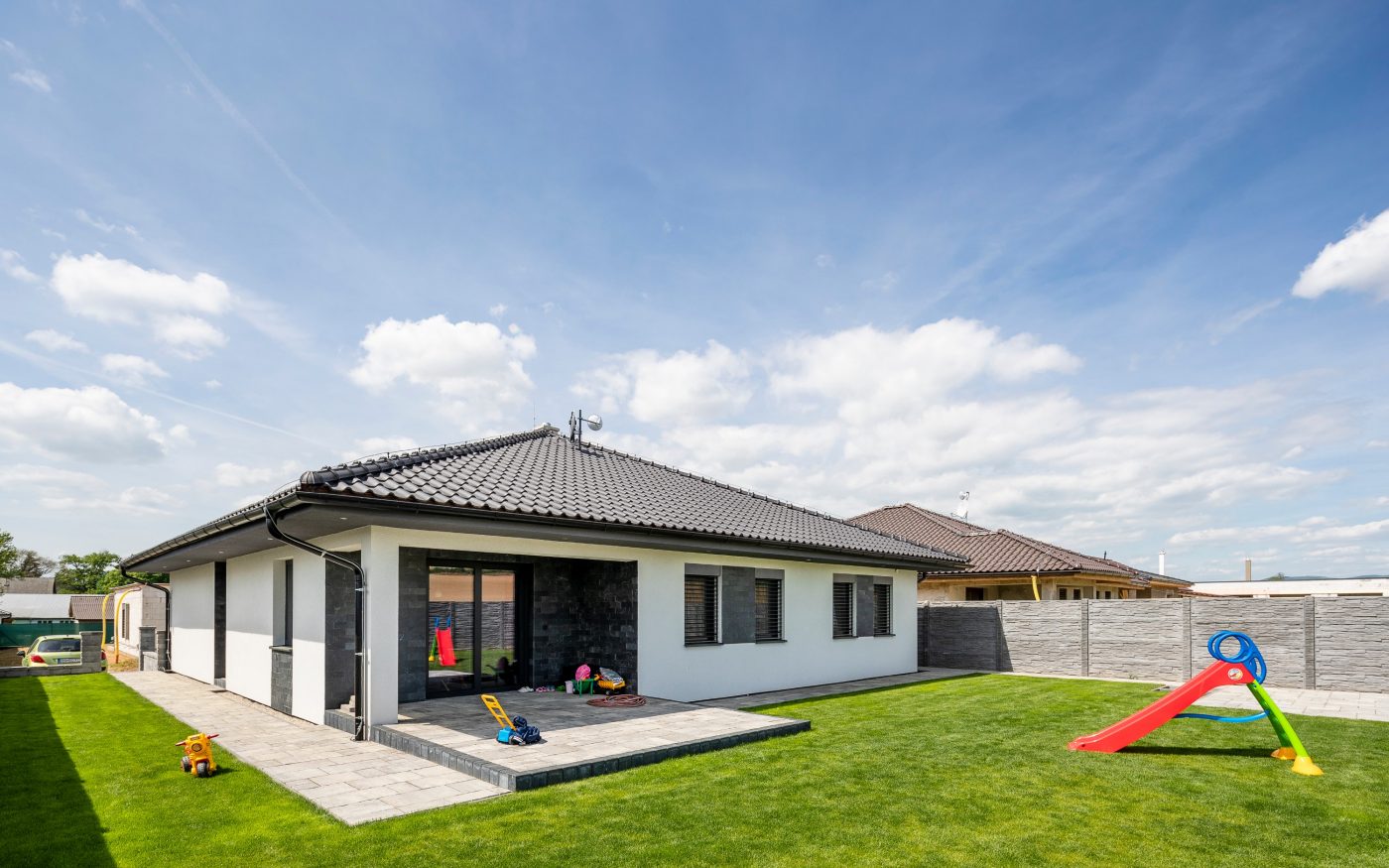 Reference photo of single house in Podluzany 08