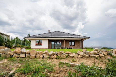 Reference photo of single house in Trencianske Mitice 06