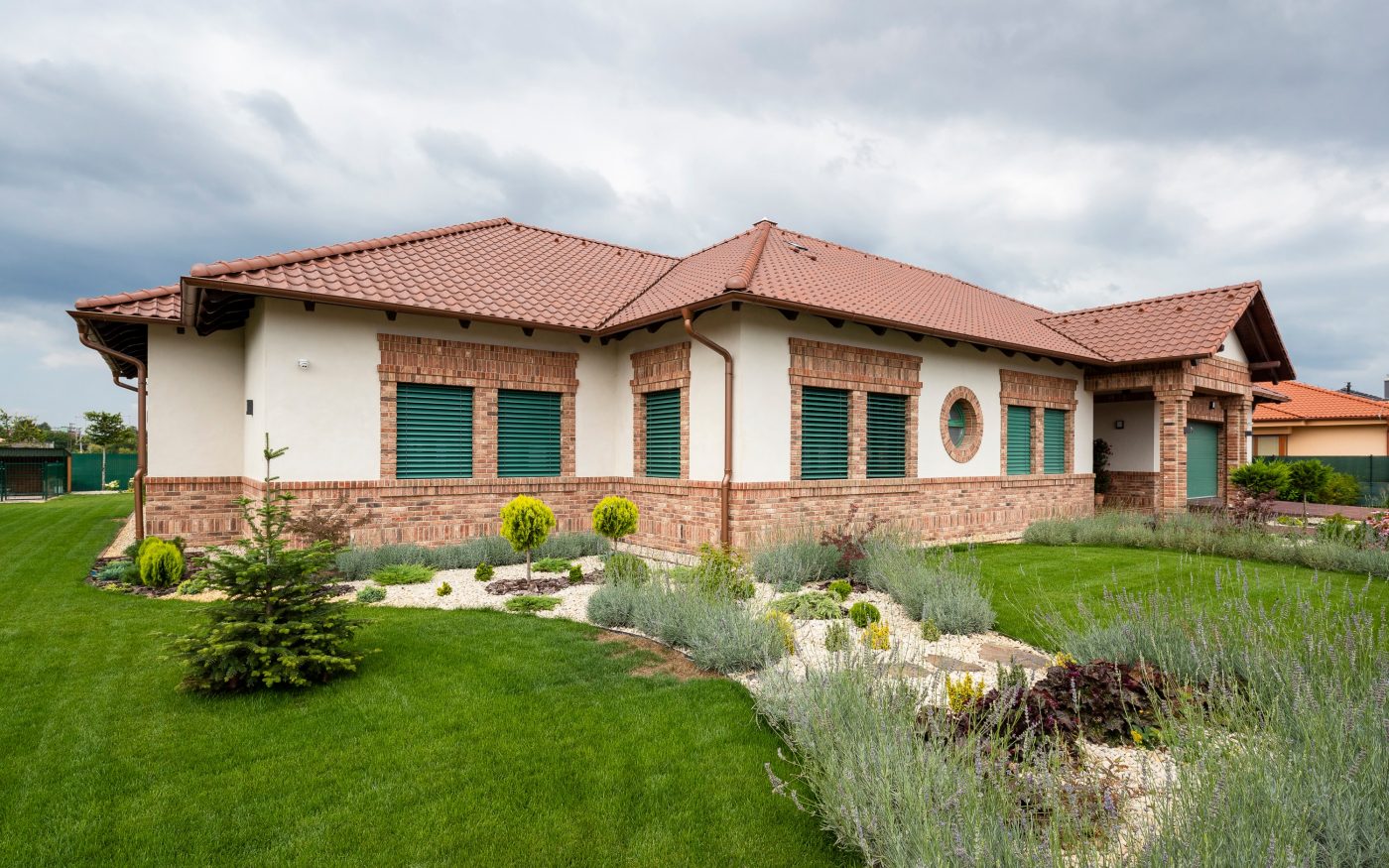 Reference photo of single house in Velky Meder 03