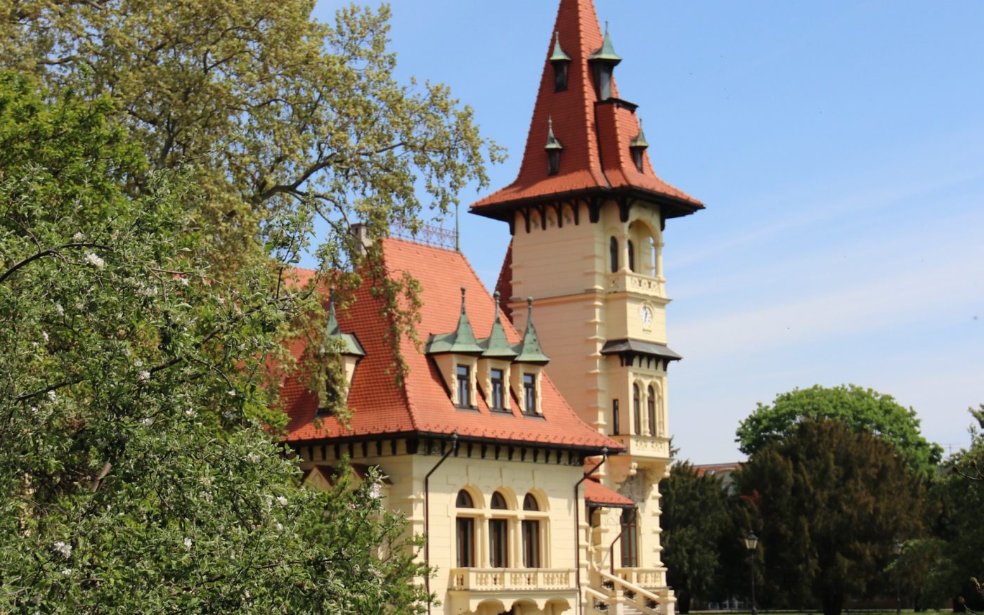 Historická budova kaštieľ Prievoz Bobrovka prírodná OR