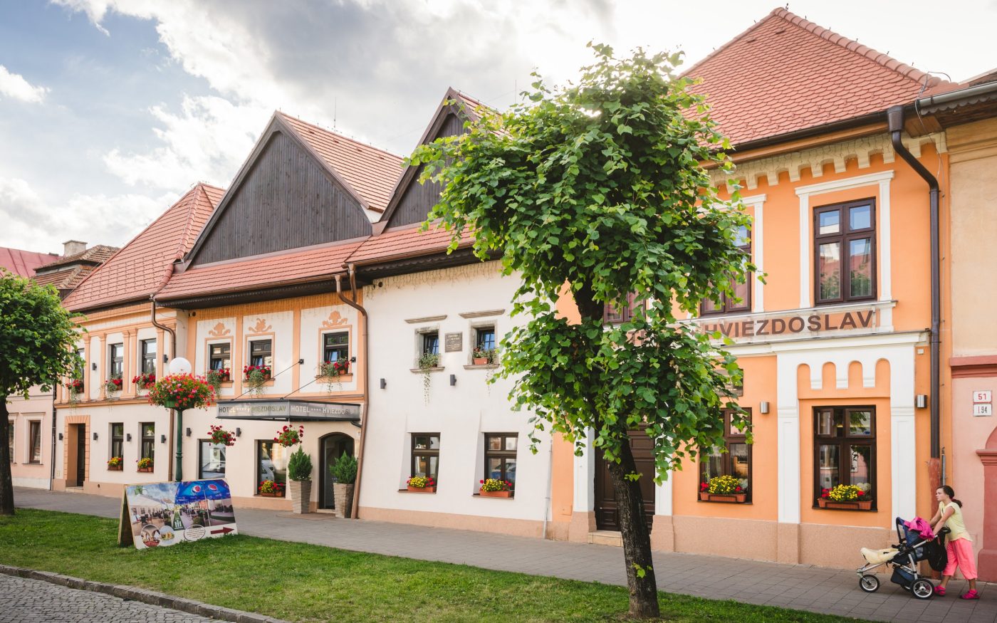 Rekonstrukcia strechy Tondach Hotel Hviezdoslav Kezmarok 