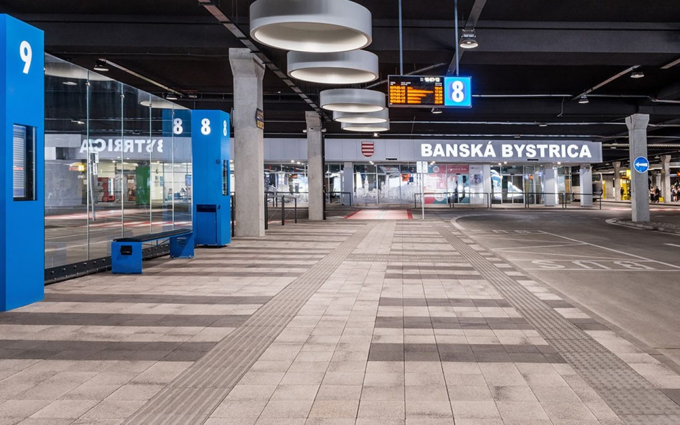 Reference photography of Umbriano sivo-biela