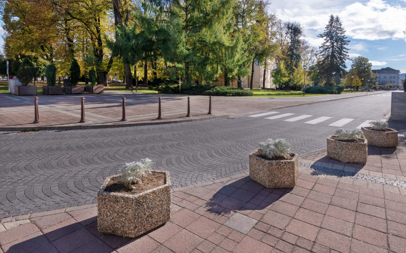 Dlazba Semmelrock namestie Brezno