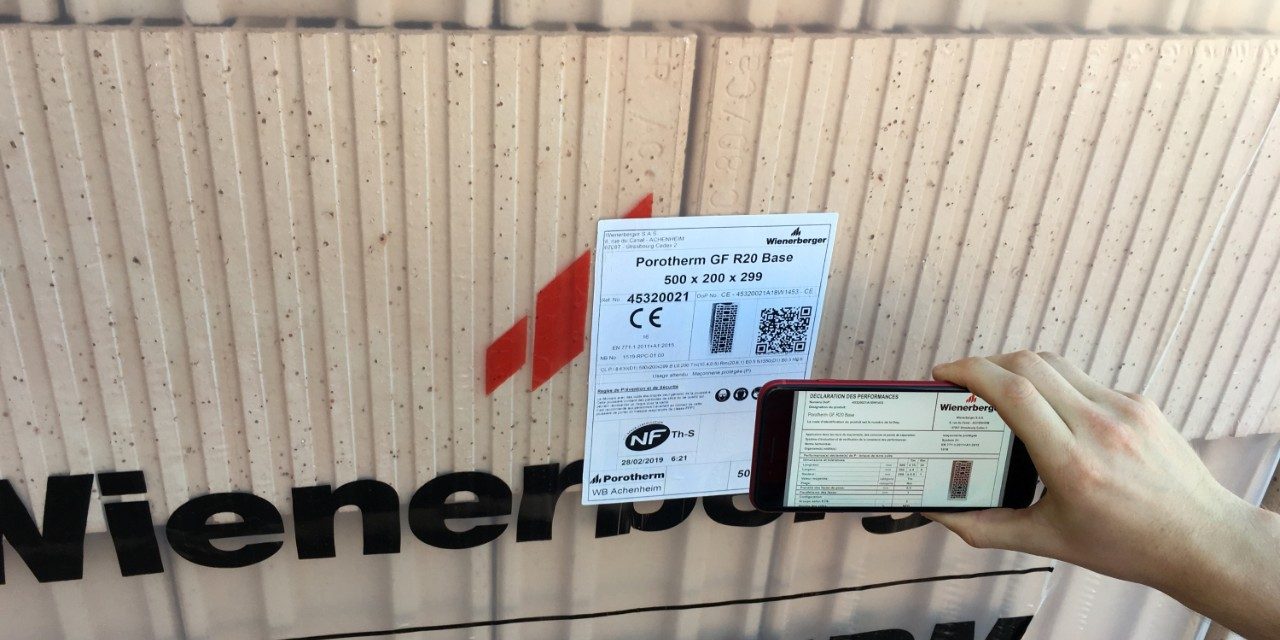 Etiquette palette DOP et smartphone