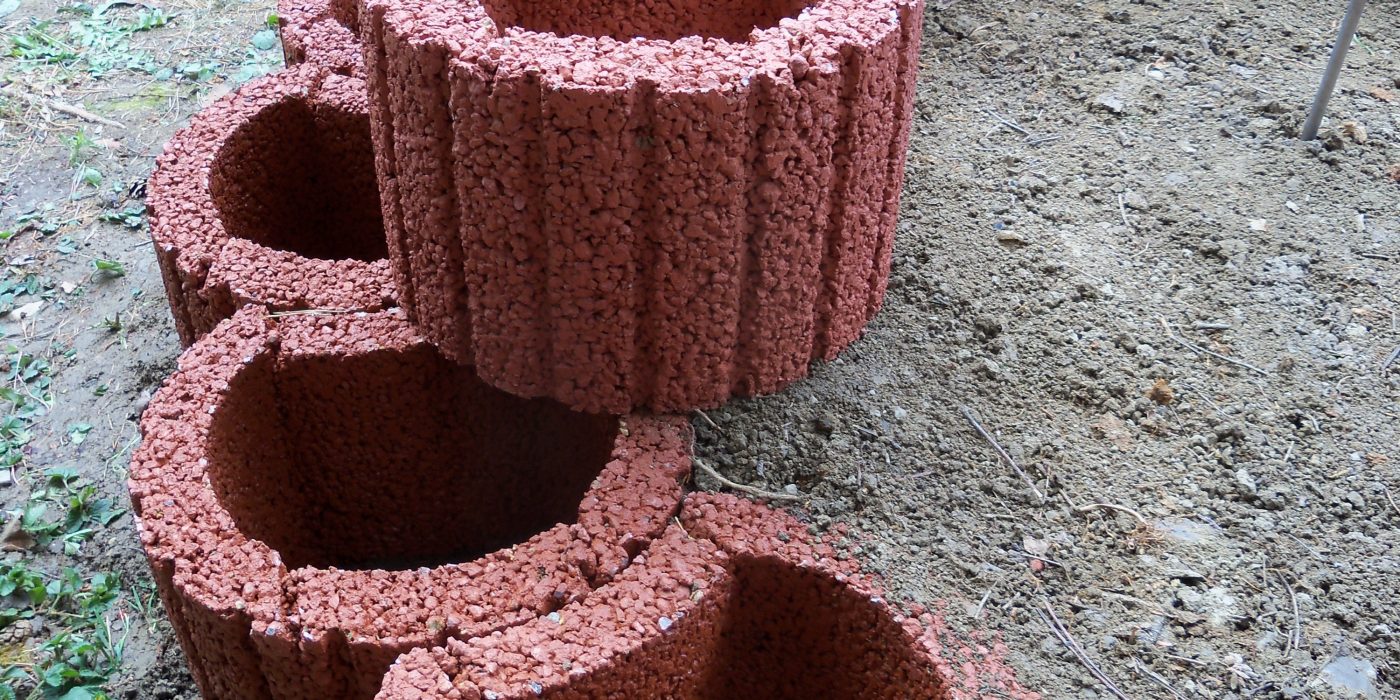 Semmelrock Výstavba jahodovej pyramídy