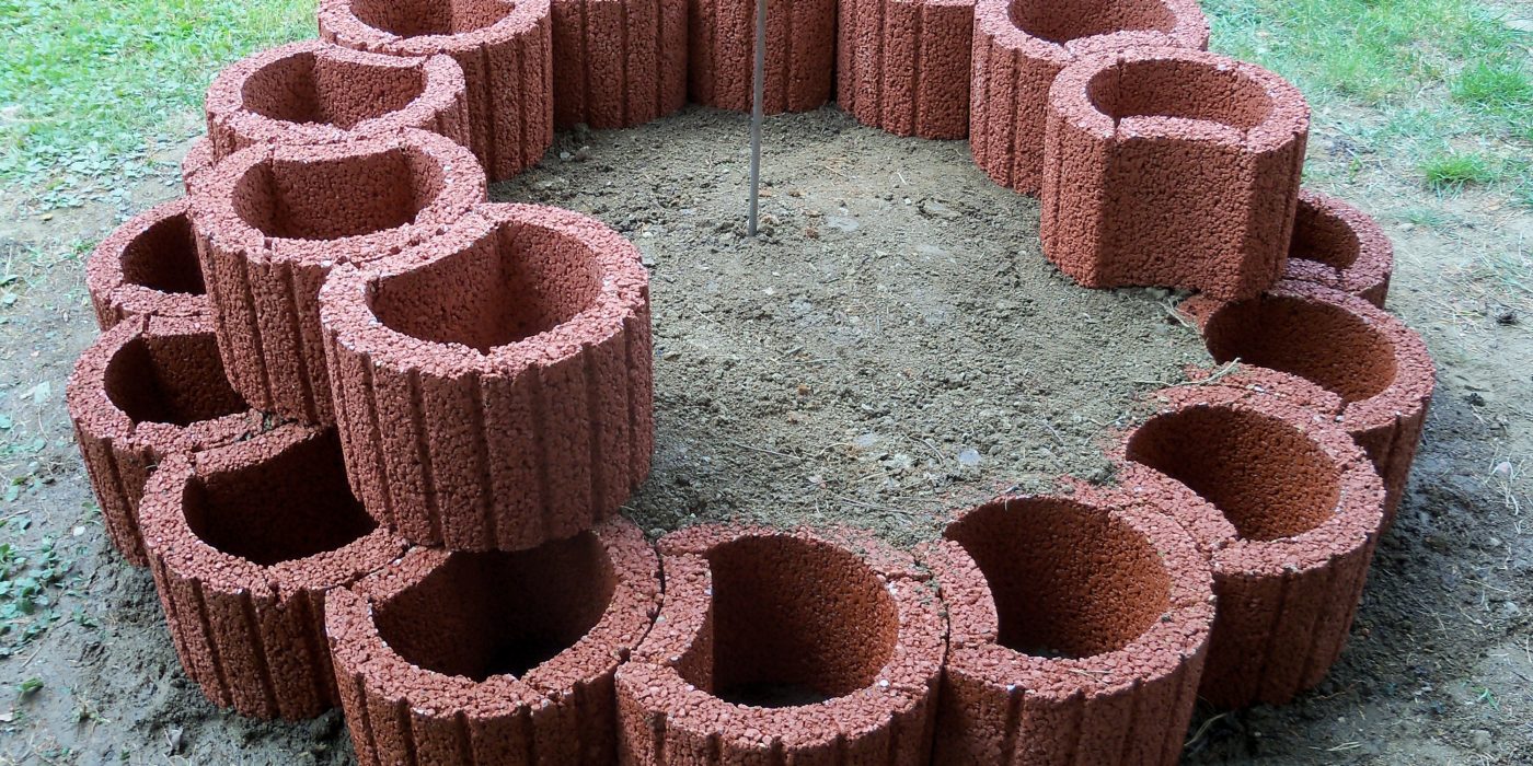 Semmelrock Výstavba jahodovej pyramídy