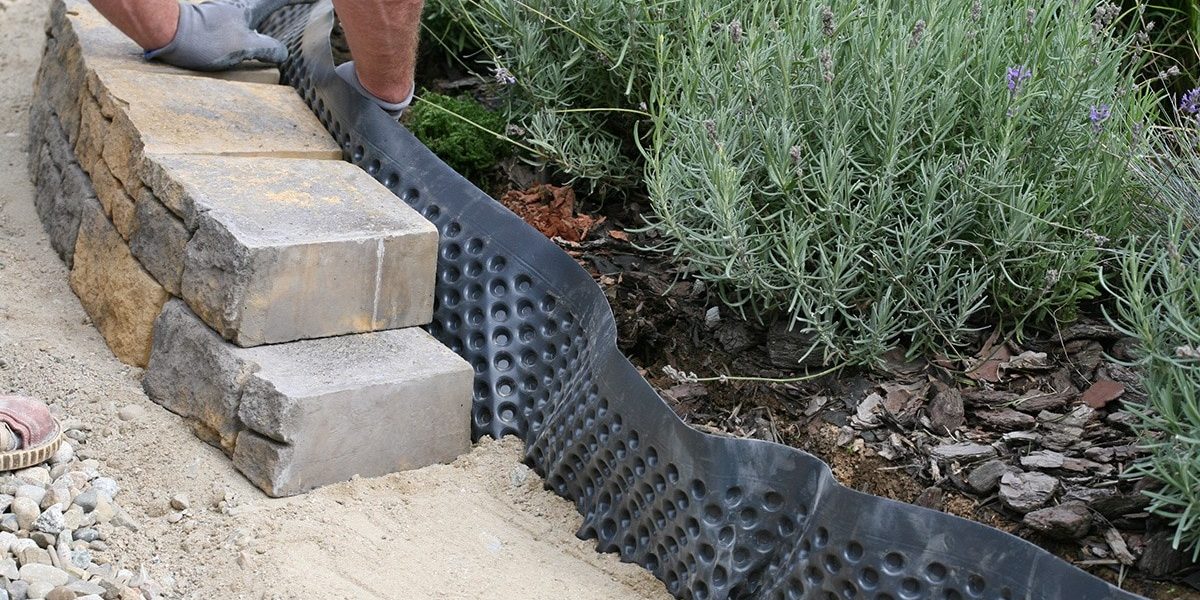 Semmelrock Výstavba oporného múrika Bradstone Mountain Block