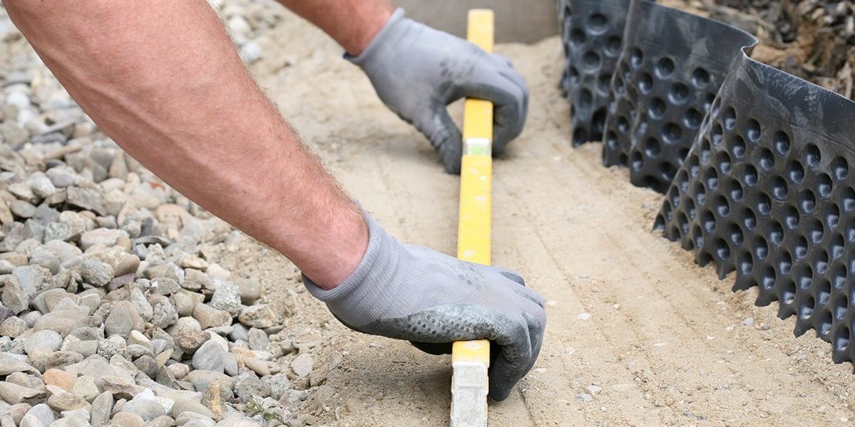 Semmelrock Výstavba oporného múrika Bradstone Mountain Block