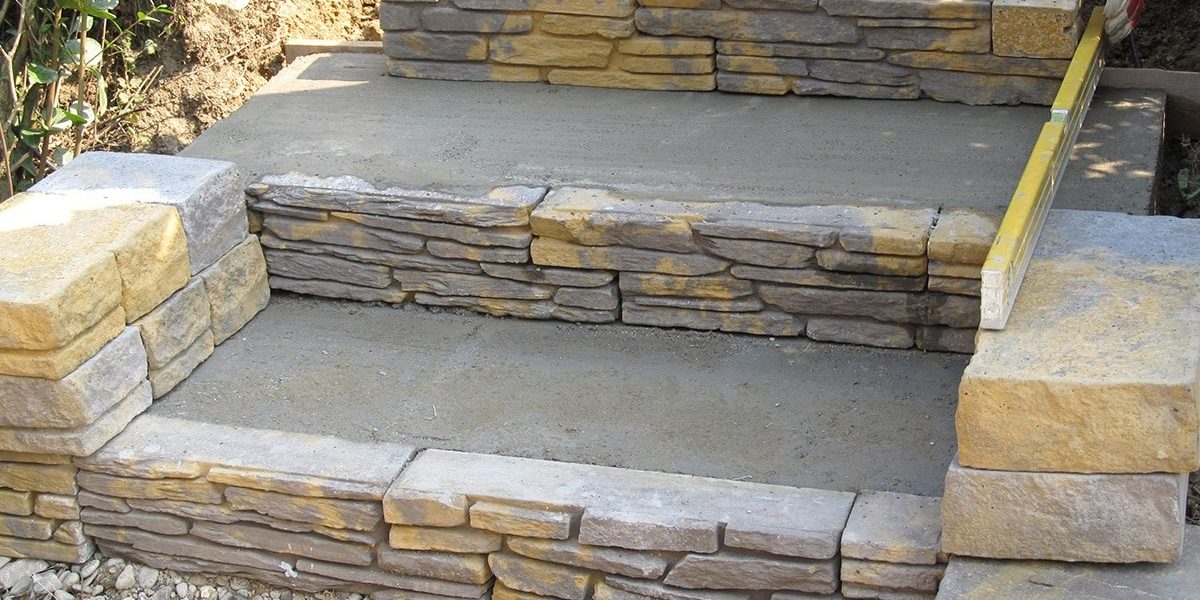 Semmelrock Výstavba záhradných schodov