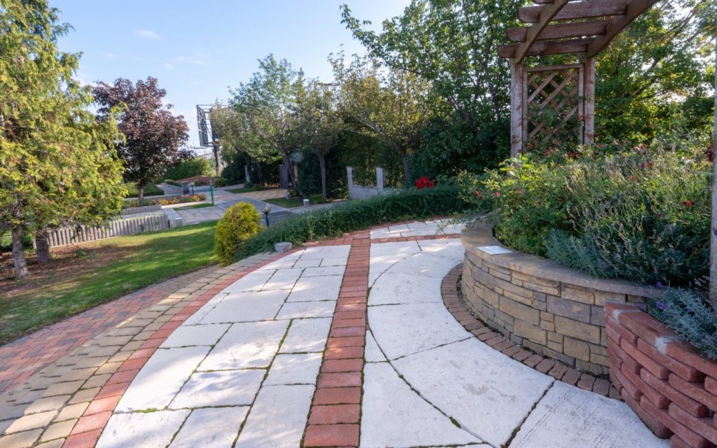 Fotografia vzorkovej záhrady v Seredi