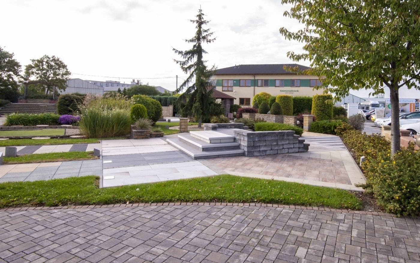 Fotografia vzorkovej záhrady v Seredi