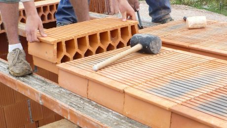 Keramické stropné preklady a panely