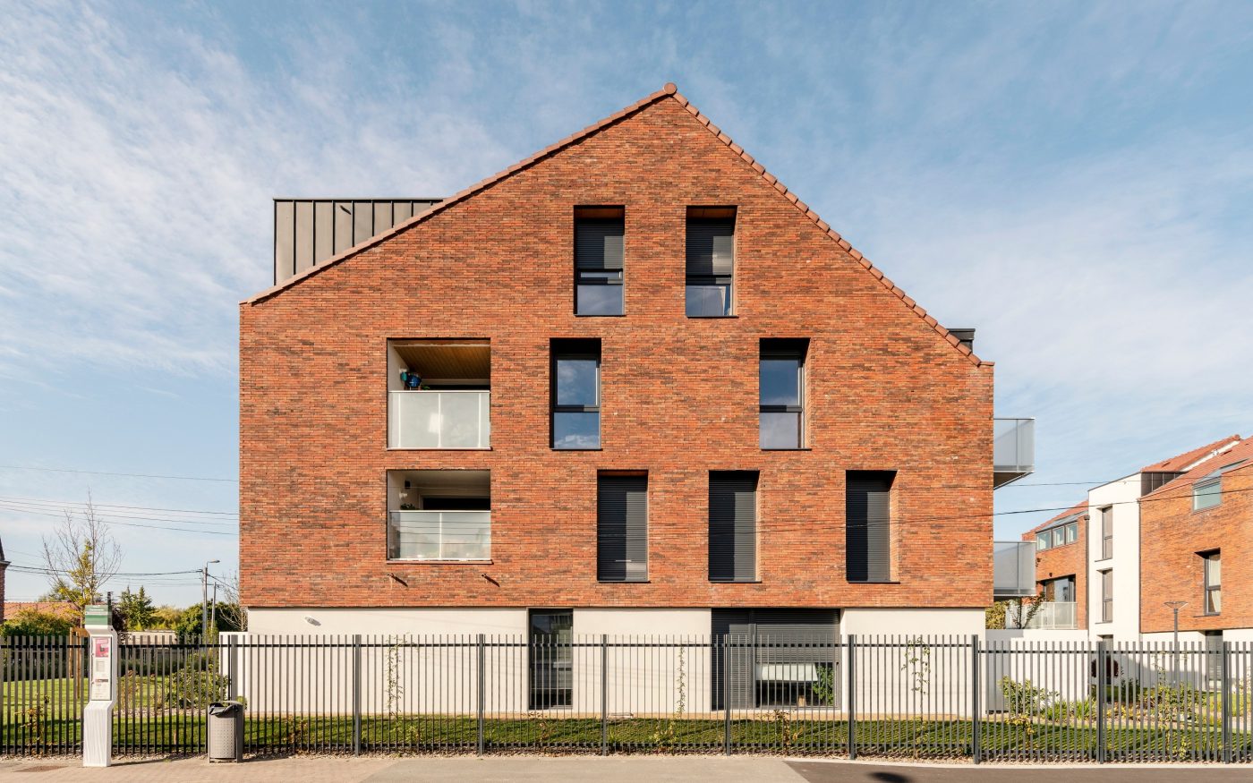 Collective dwellings with 2 or 3 levels. 2 avenue delattre de tassignies 59350 ST ANDRE LEZ LILLE. Porotherm CITIbric, Koramic datura rouge, Terca Pagus brun rouge illuzo.