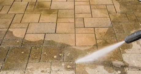 cistenie zamkovej dlazby semmelrock vysokym tlakom vapkou 