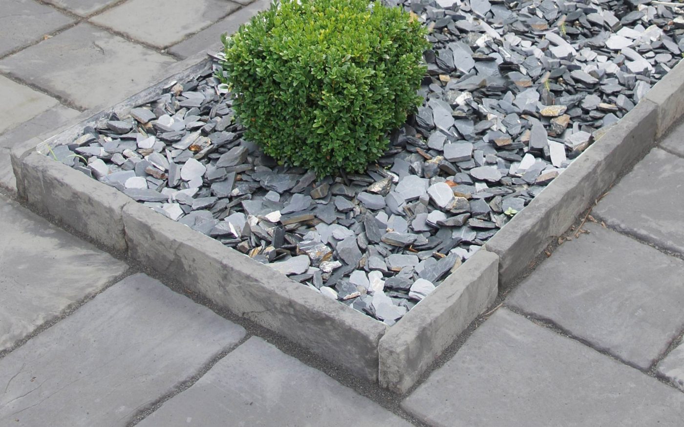 Referenčná fotografia produktu Bradstone Milldale obrubník sivá melírovaná