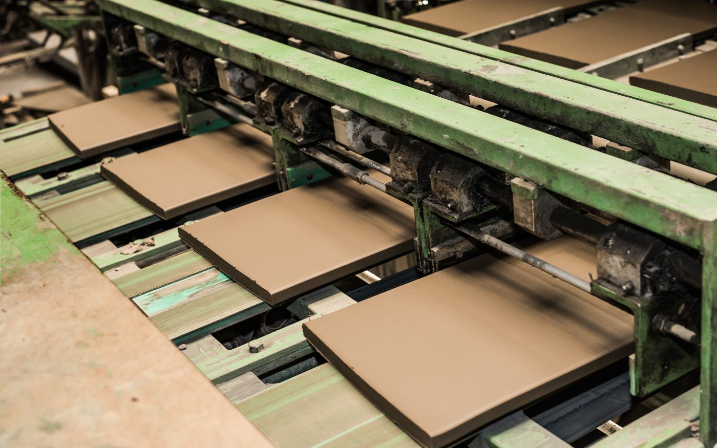 Produktion V11 Tondach Gleinstätten, production roof tiles