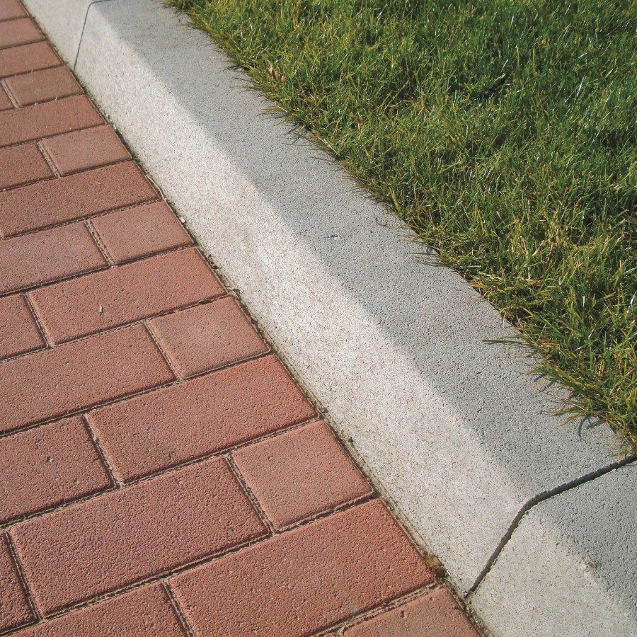 Referenčná fotografia produktu Obrubník cestný sivá