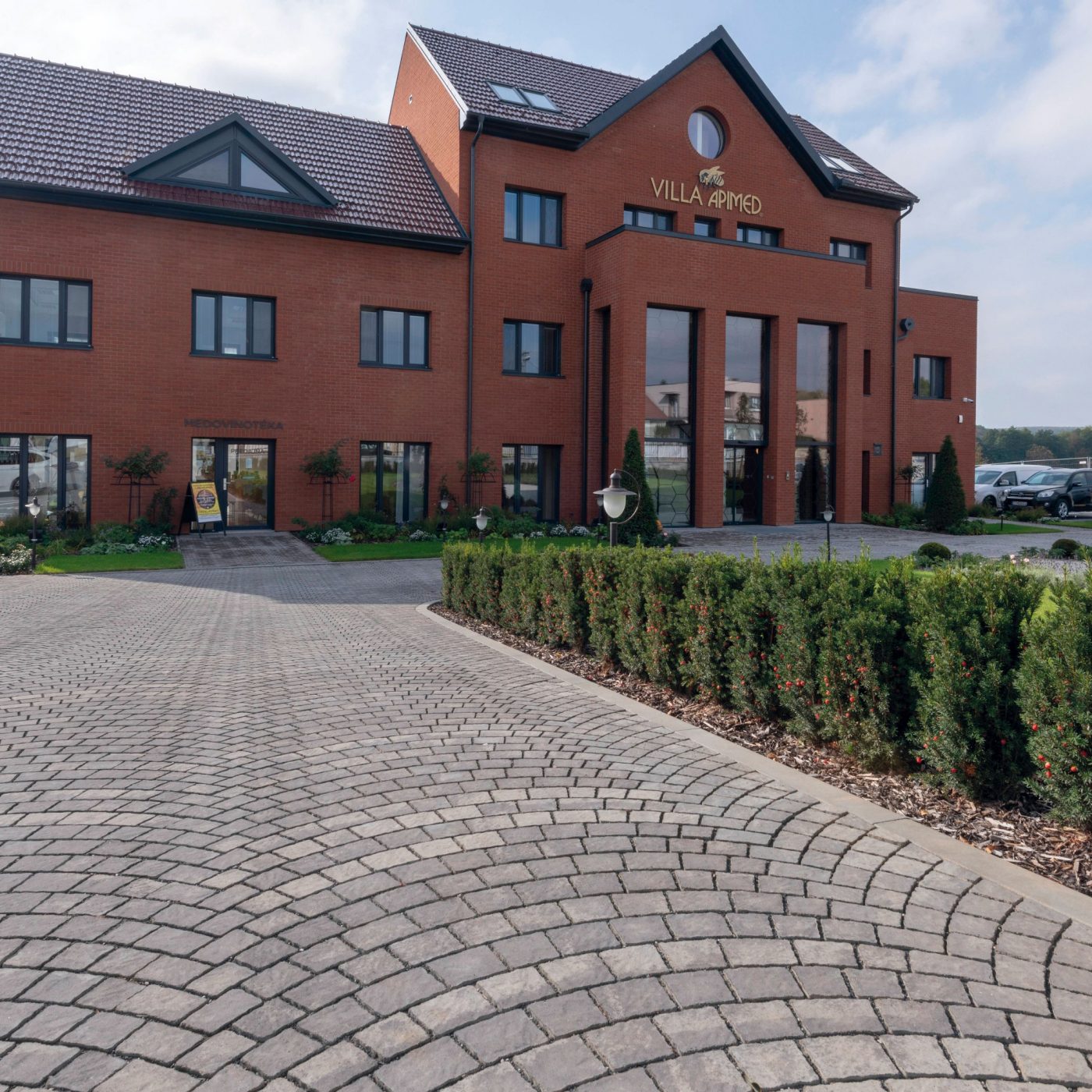 Referenčná fotografia produktu Arte staromestská dlažba sivo-čierna melírovaná