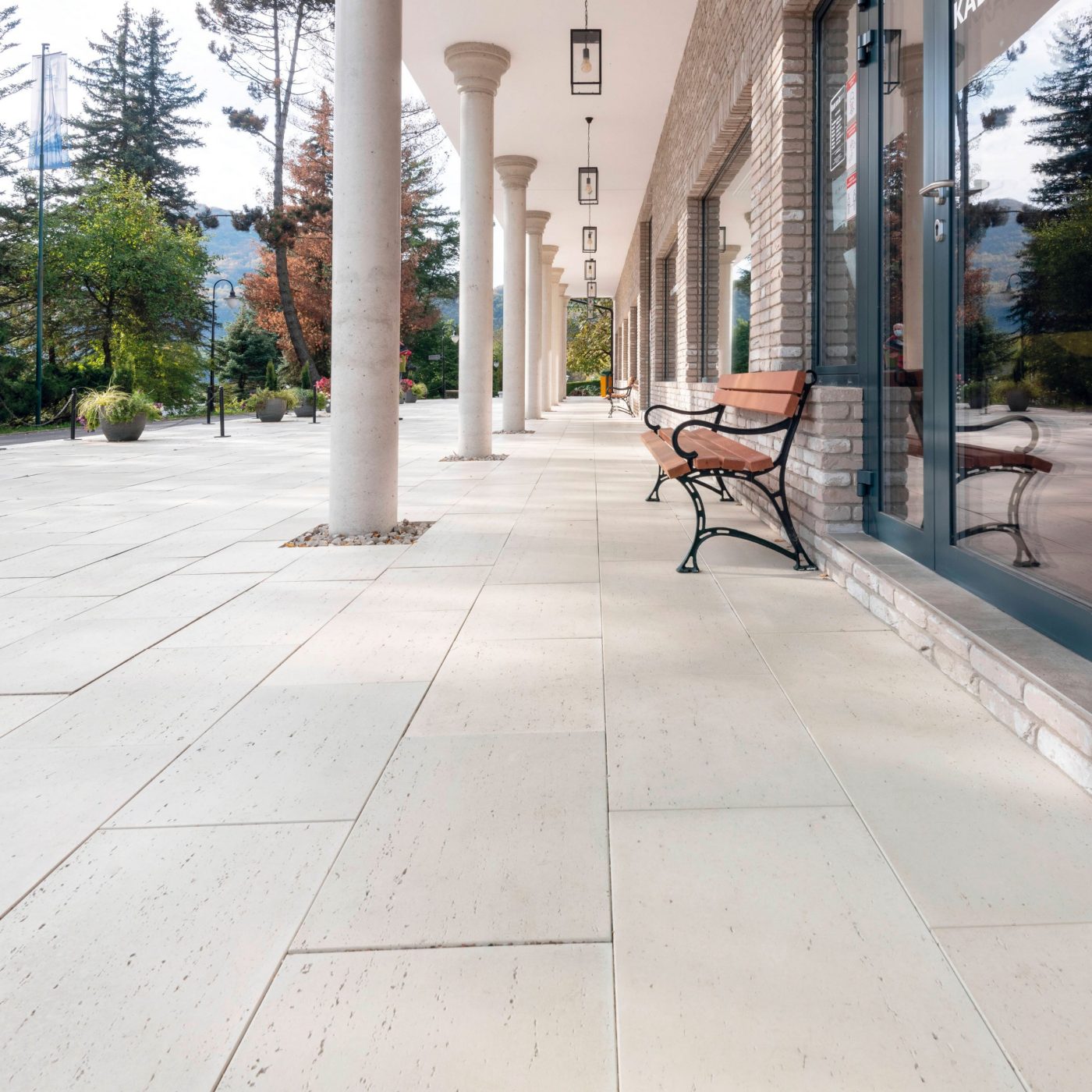 Referenčná fotografia produktu Lusso Tivoli krémovo-biela melírovaná