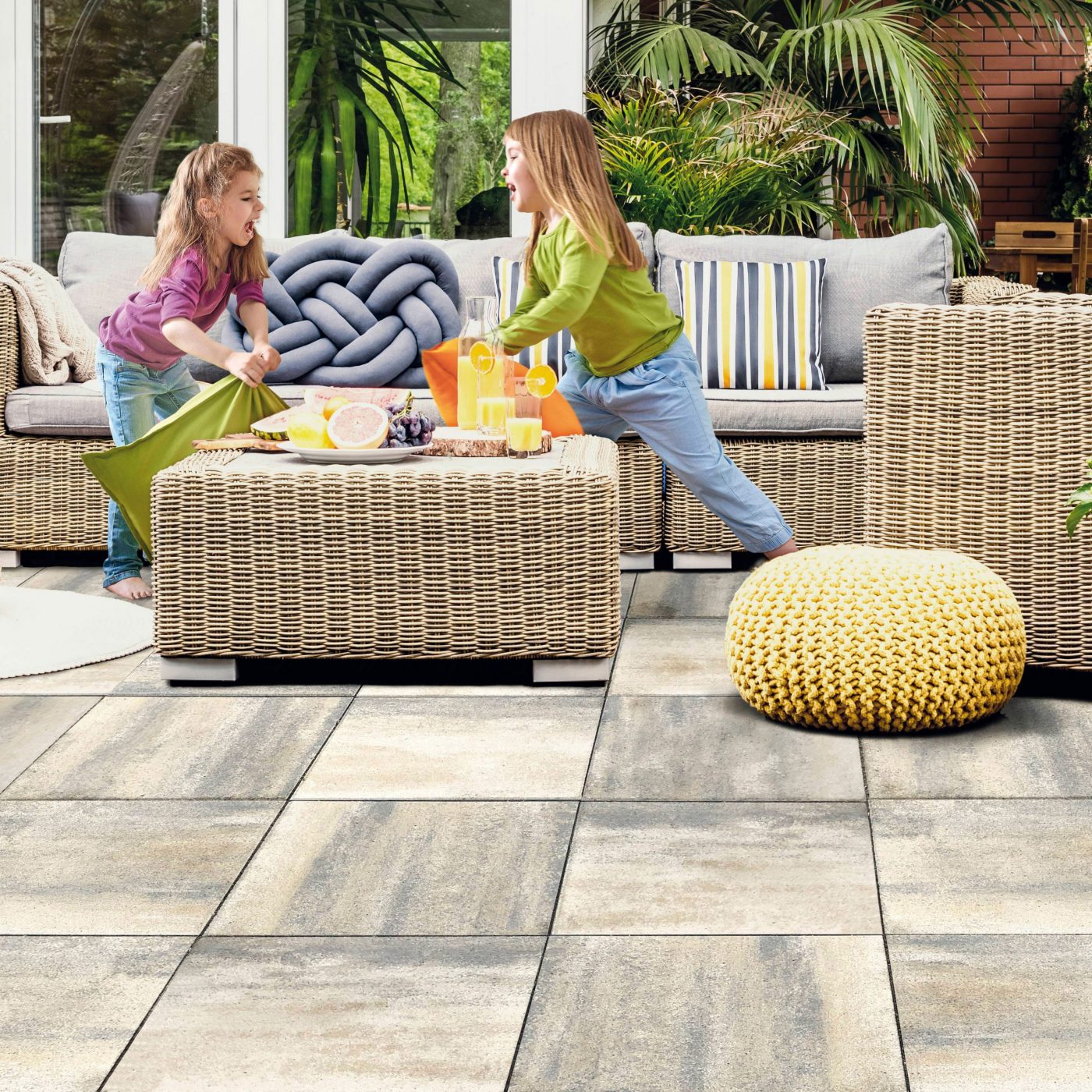 Kompozičná fotografia produktu Záhradná platňa Elegant dymová žltá melírovaná