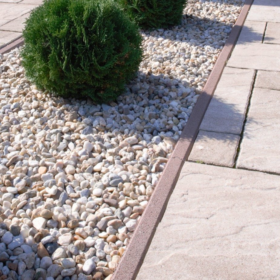 Referenčná fotografia produktu Obrubník parkový hnedá