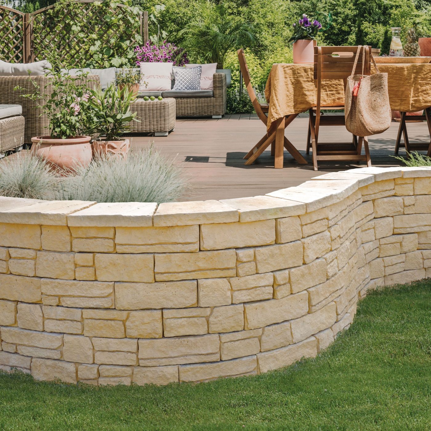 Kompozičná fotografia produktu Bradstone Mountain Block múr pieskovcová