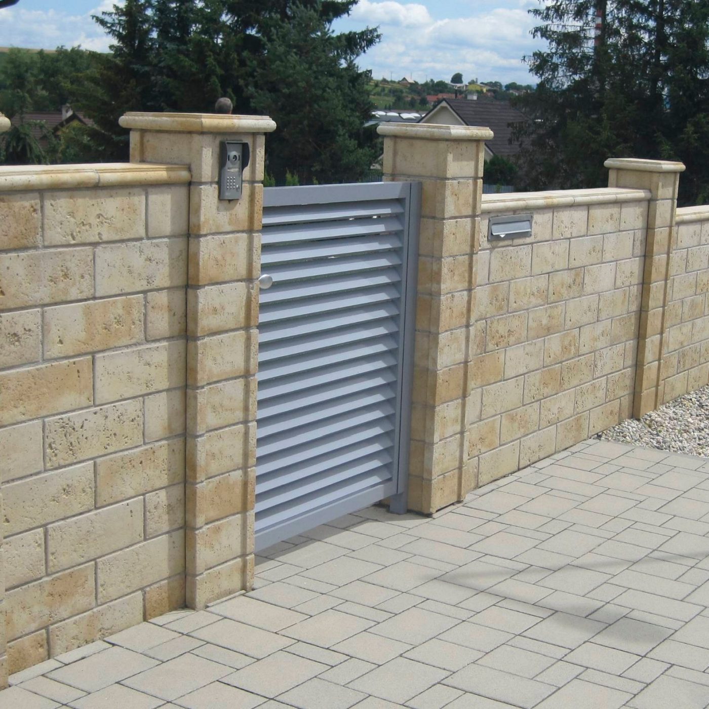 Referenčná fotografia produktu Bradstone Travero múr béžová melírovaná